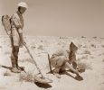 żołnierz z wykrywaczem min